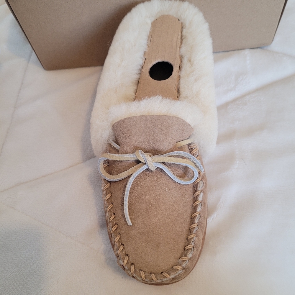 L.L. Bean Women's Wicked Good Moccasins Size 8 - Picture 4 of 7